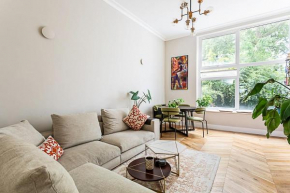 Well-Decorated Notting Hill Flat